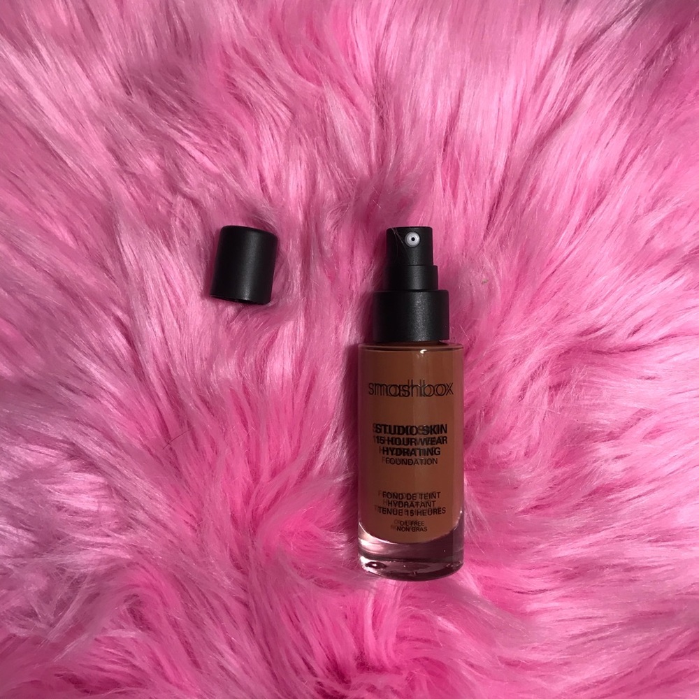 BRAND NEW SMASHBOX FOUNDATION